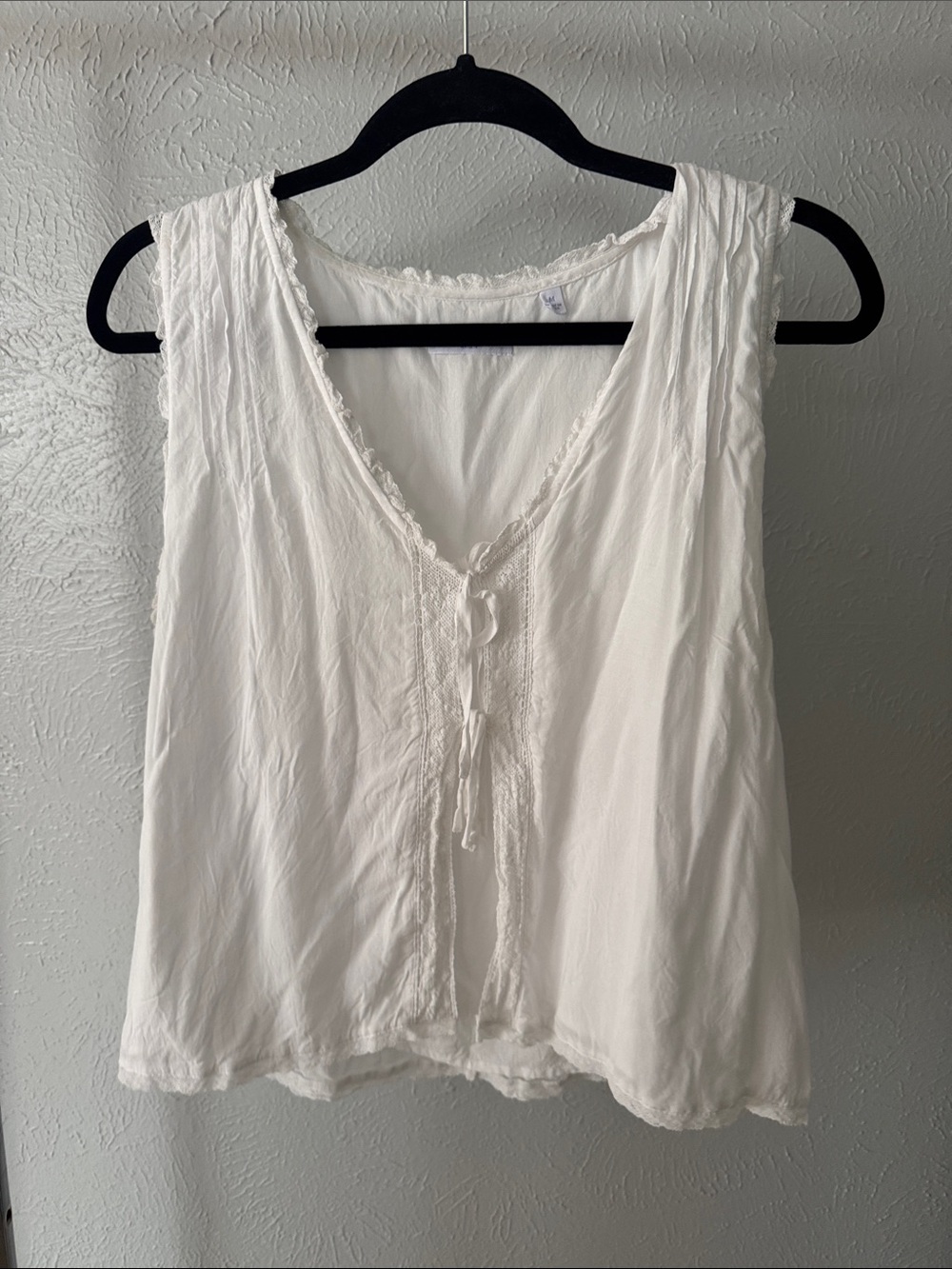 Aritzia White V-Neck Tie-Front Camisole